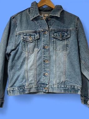 Women's Light Blue Denim Jacket - Classic Jean Trucker